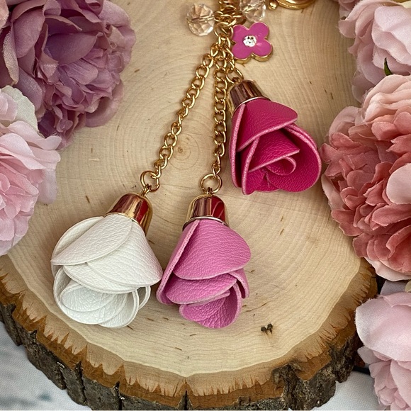 Multicolor Triple Rose Charm with Beads Keychain - Picture 8 of 12